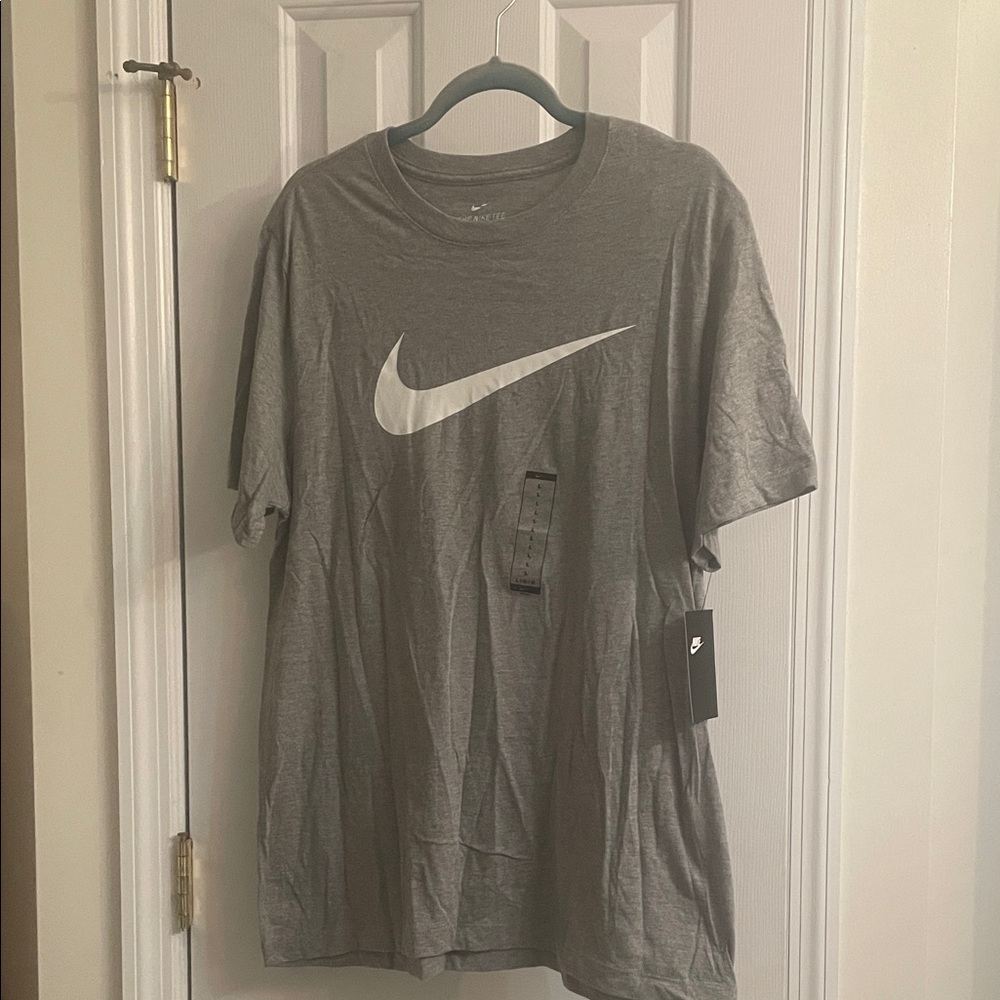 Nike Men's Heather Gray Short Sleeve Tee